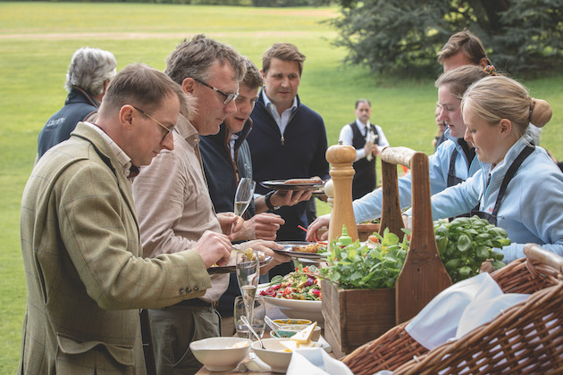 Shoot lunch picnic