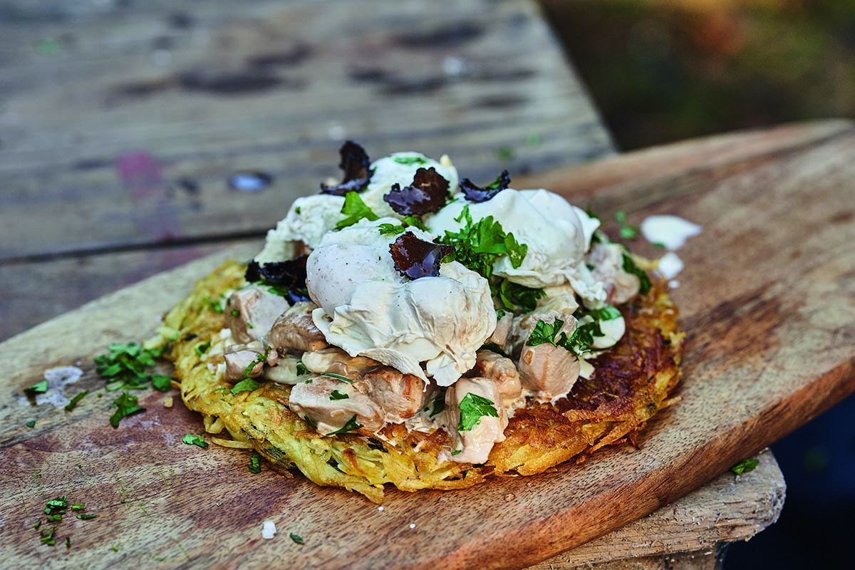 Leon Challis-Davies whips up a fantastic breakfast of a potato rösti with rabbit and poached eggs in the chilly dawn light