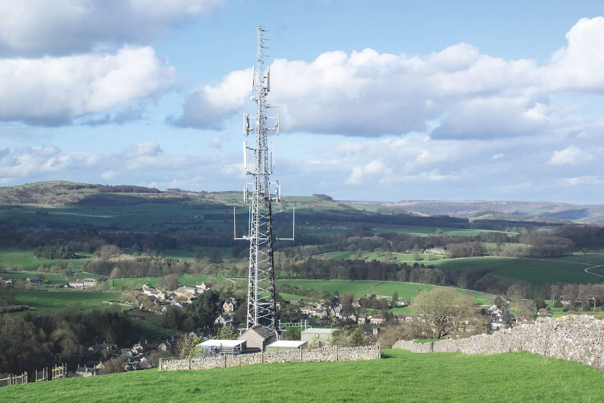 Communication mast